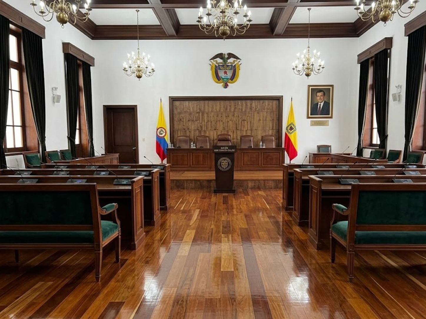 Congreso de la Republica de Colombia Instalacion de pisos de madera maciza granadillo